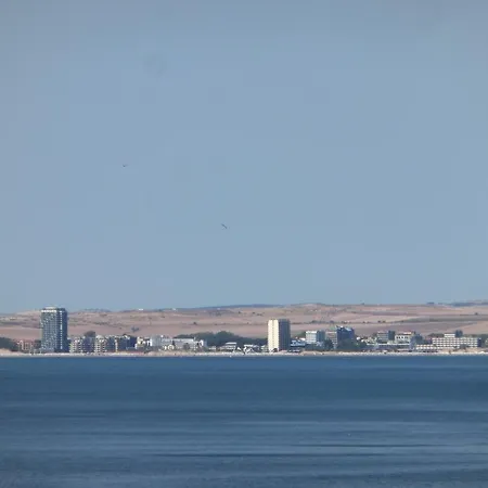 Апартамент Panoramic Sea View Crown, Pools And Beach, *