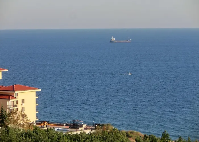 Апартамент Panoramic Sea View Crown, Pools And Beach,