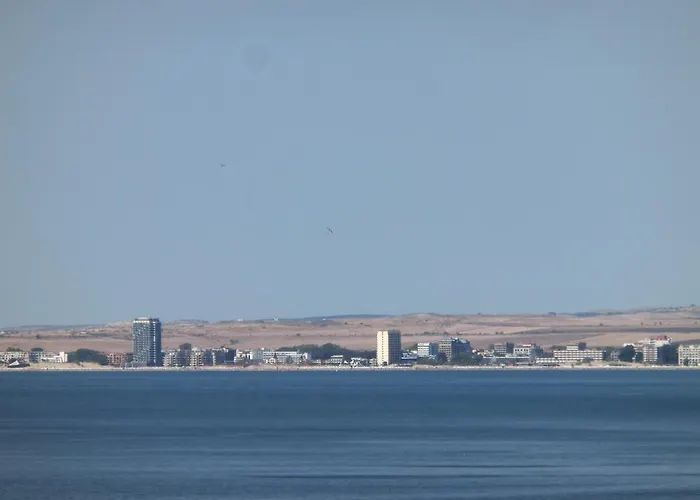 Апартамент Panoramic Sea View Crown, Pools And Beach, *