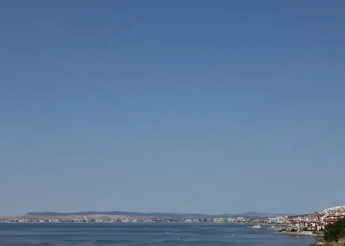 Panoramic Sea View Crown, Pools And Beach, Апартамент